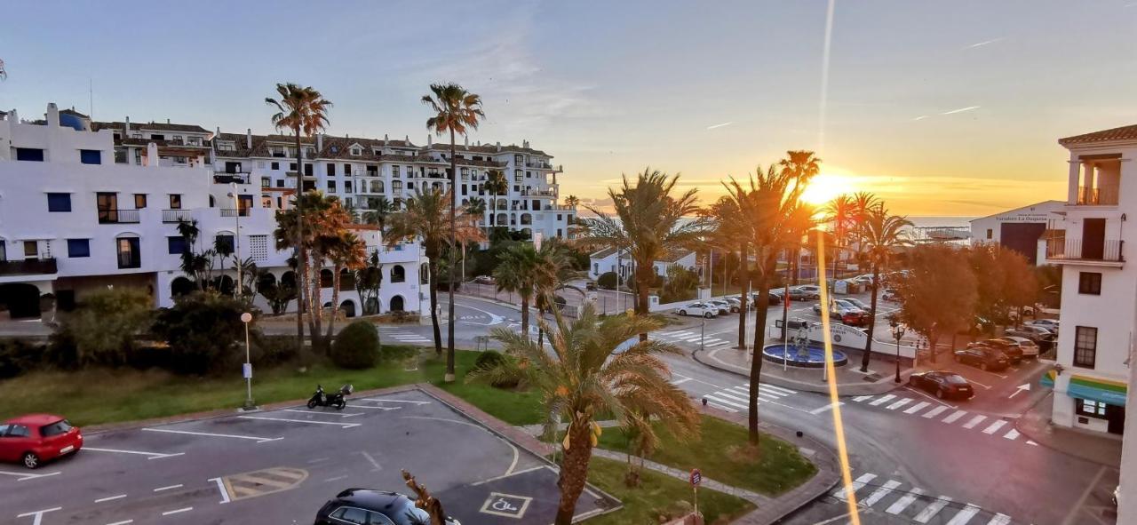 Puerto De La Duquesa Sea Views Apartment Манилва Екстериор снимка